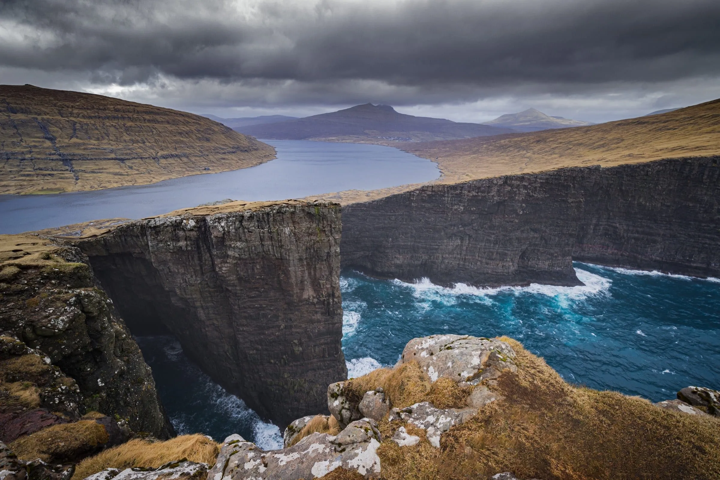 Lake above the ocean