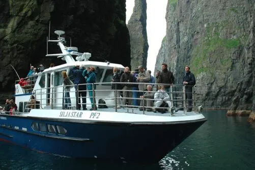 vestmanna sea cliffs boat trip 501x334 1