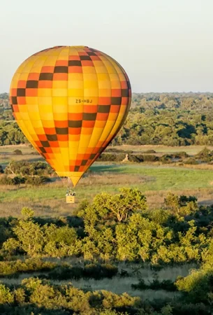 12.-Hot-airbalooning-and-champagne-breakfast